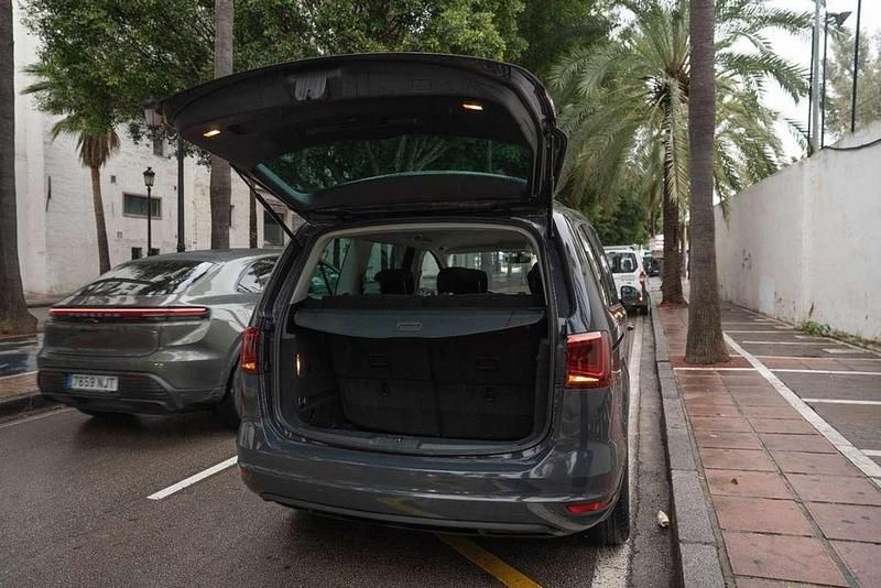 Usado Seat Alhambra Style 150 CV (110 kW) 2017 Gris Monovolumen