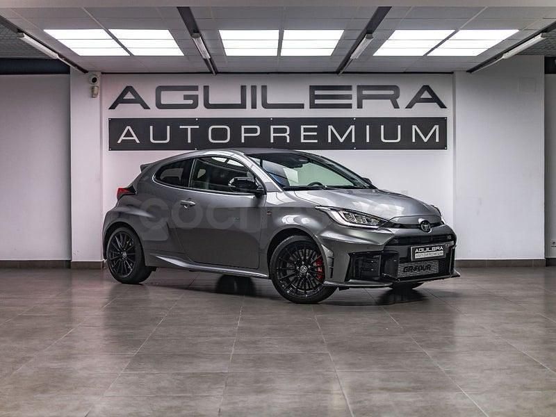 Usado Toyota Yaris 276 CV (202 kW) 2024 Gris / plata Utilitario