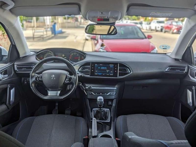 Usado Peugeot 308 Style 131 CV (96 kW) 2019 Blanco Utilitario