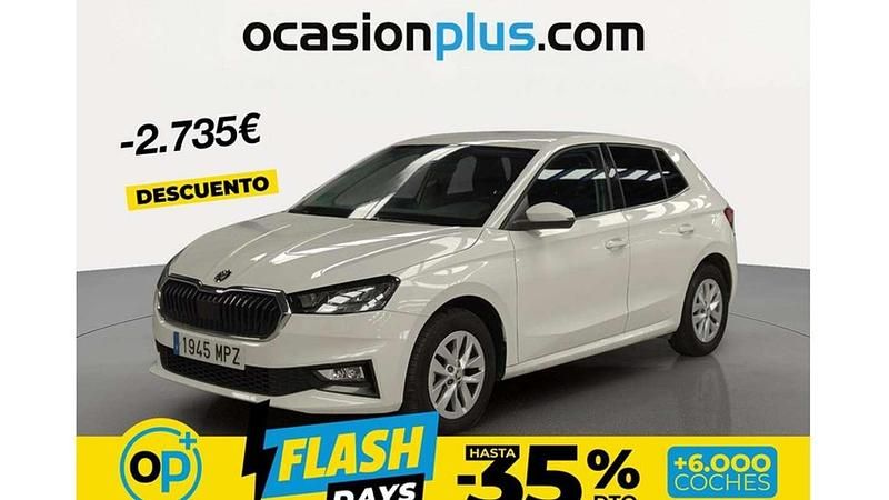 Usado Skoda Fabia Selection 95 CV (69 kW) 2024 Blanco Utilitario