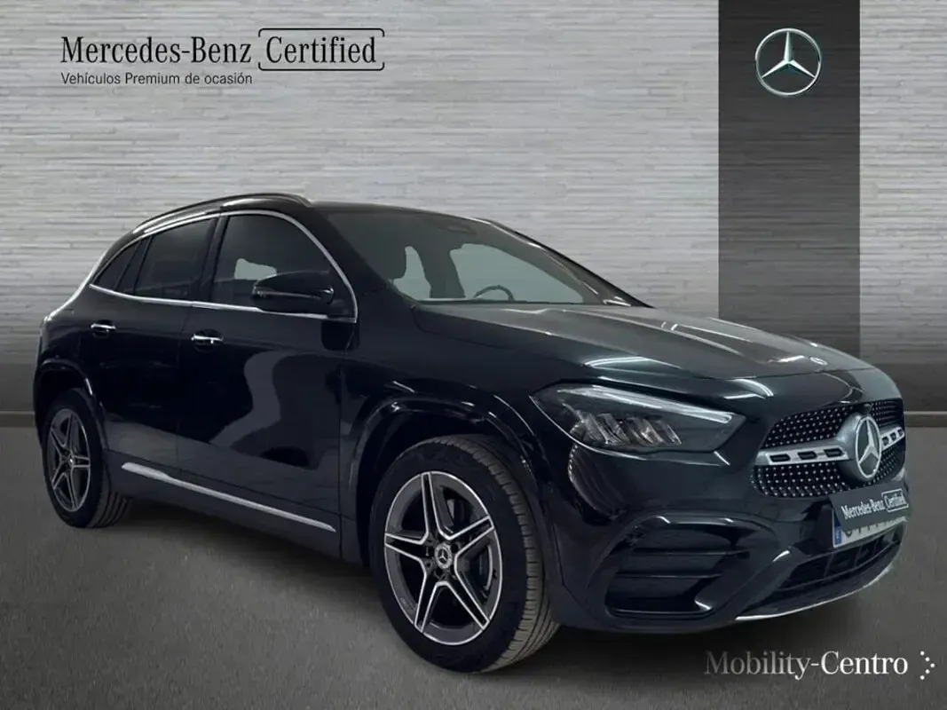 Usado Mercedes GLA250 AMG line 163 CV (119 kW) 2025 Nachtschwarz  unilack SUV