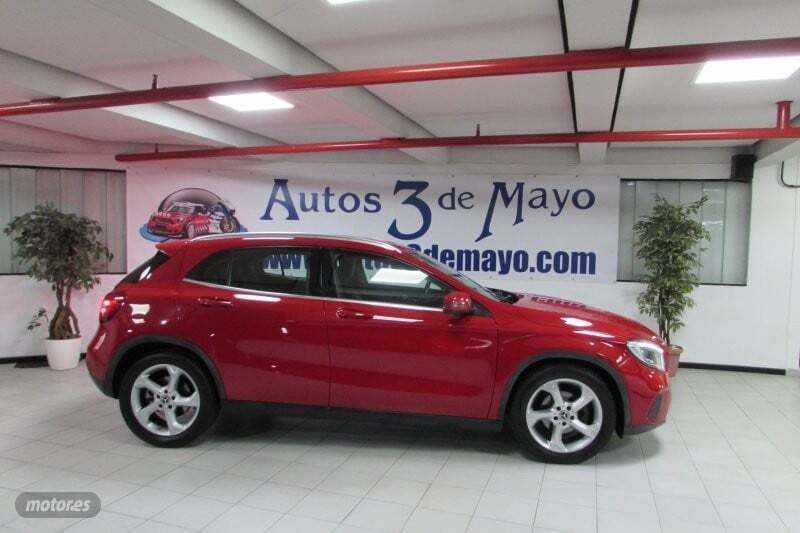 Usado Mercedes GLA180 122 CV (89 kW) 2018 Rojo SUV