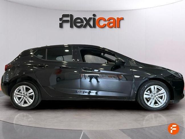 Usado Opel Astra 110 CV (80 kW) 2020 Negro