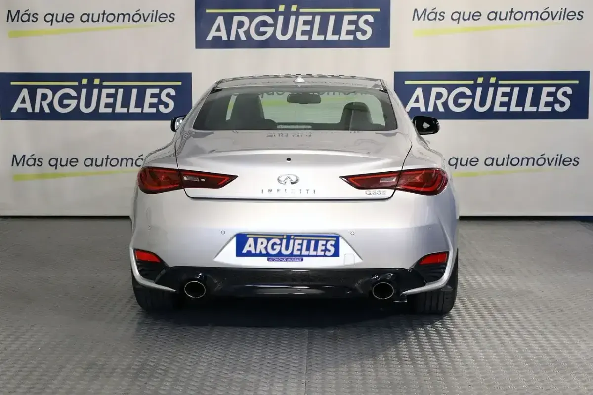 Usado Infiniti Q60 Premium 211 CV (155 kW) 2019 Gris / plata Coupe