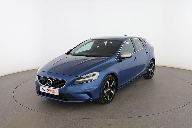 Azul Usado 2018 Volvo V40 R-Design Momentum Familiar | 16.599 € - Imagen 1/3