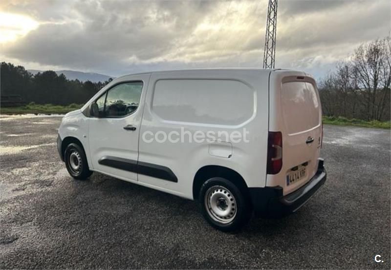 Usado Peugeot Partner Tepee Access 100 CV (73 kW) 2016 Blanco Monovolumen