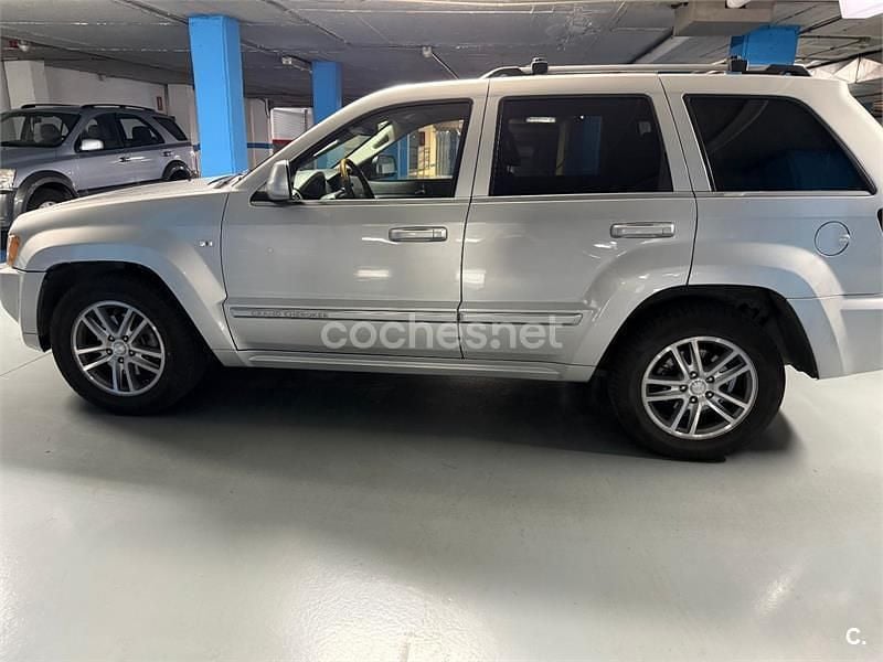 Usado Jeep Grand Cherokee Laredo 218 CV (160 kW) 2007 Gris / plata SUV