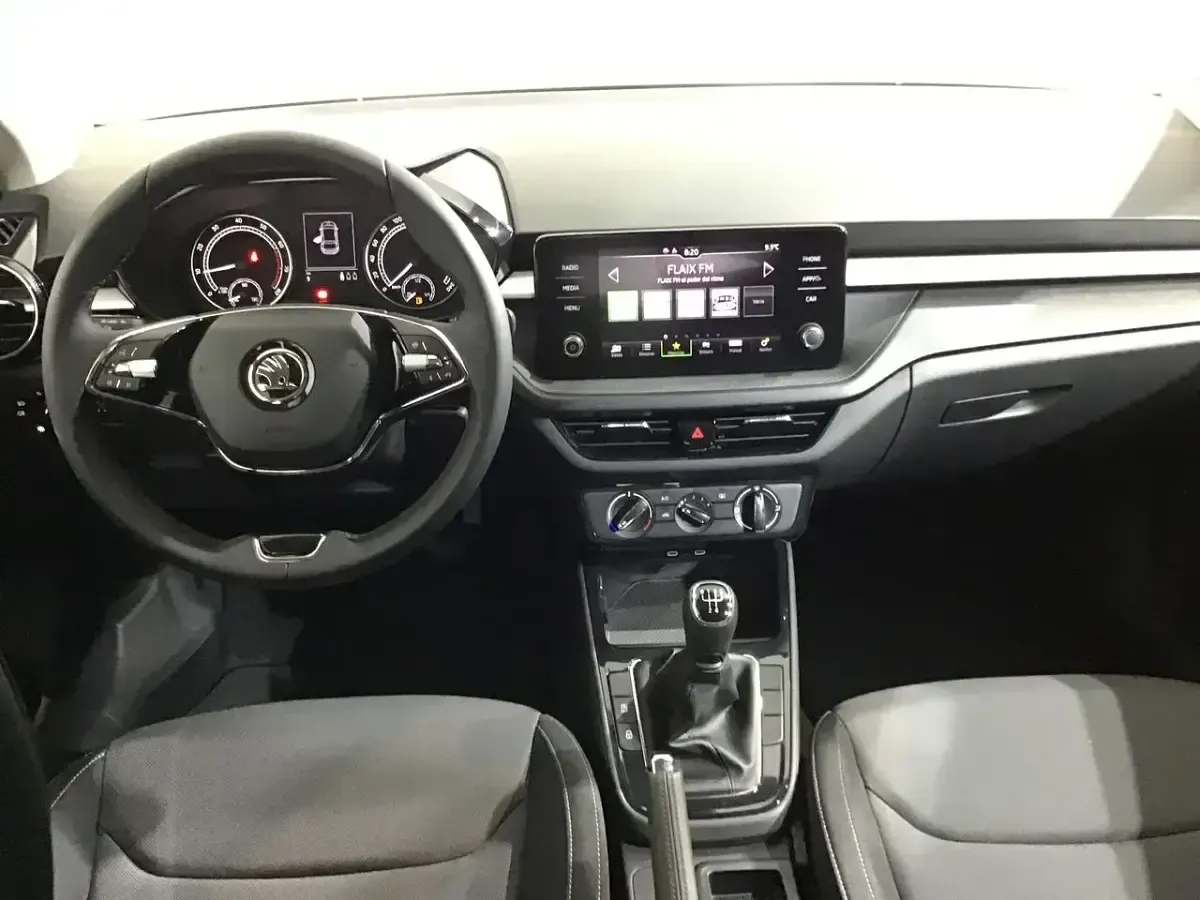 Usado Skoda Fabia Ambition 95 CV (69 kW) 2024 Blanco Utilitario