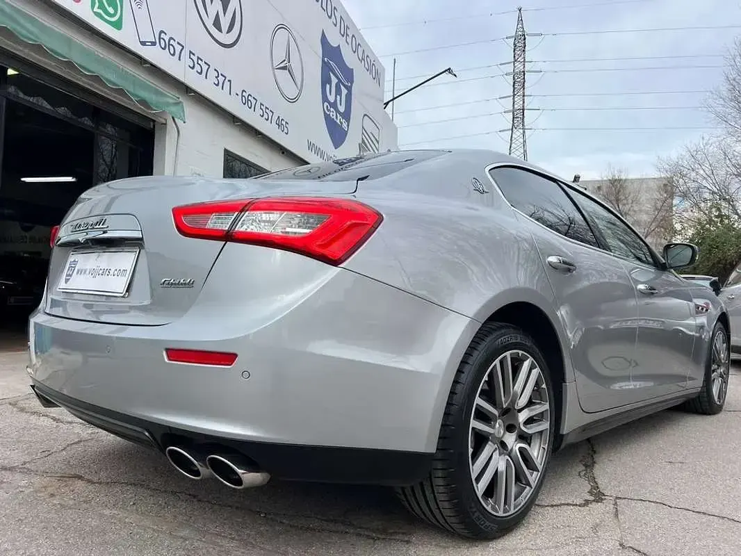 Usado Maserati Ghibli 275 CV (202 kW) 2017 Gris Berlina