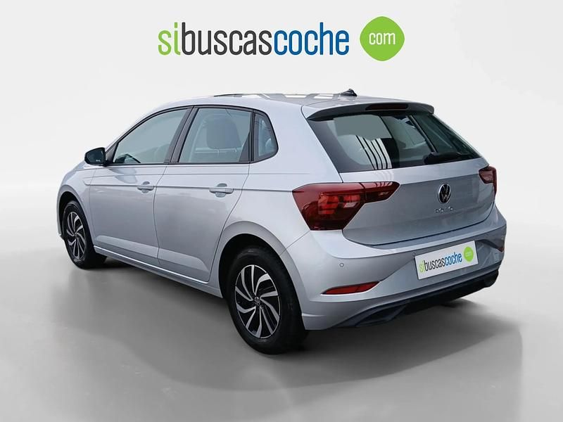 Usado VW Polo Life 95 CV (69 kW) 2024 Gris/plata Utilitario