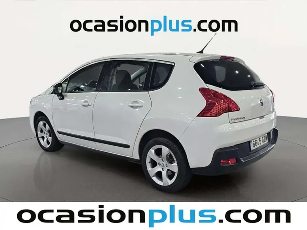 Usado Peugeot 3008 Premium 120 CV (88 kW) 2010 Blanco Familiar