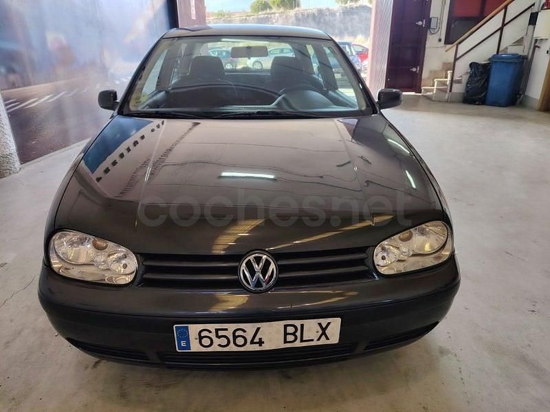 Usado VW Golf IV Conceptline 75 CV (55 kW) 2001 Gris / plata Berlina