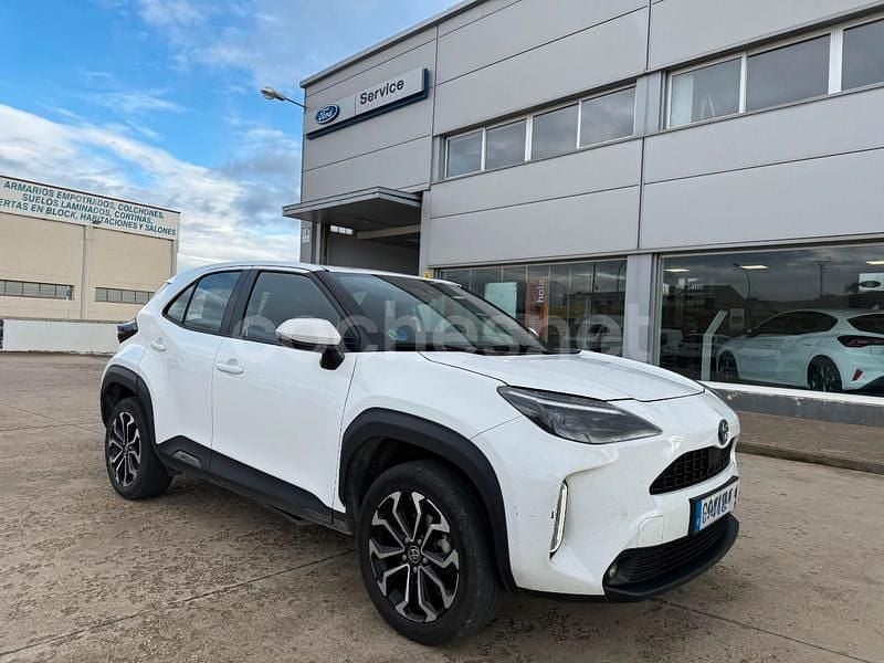 Blanco Usado 2023 Toyota Yaris Hybrid Active SUV | 17.200 € (Precio justo) - Imagen 1/4