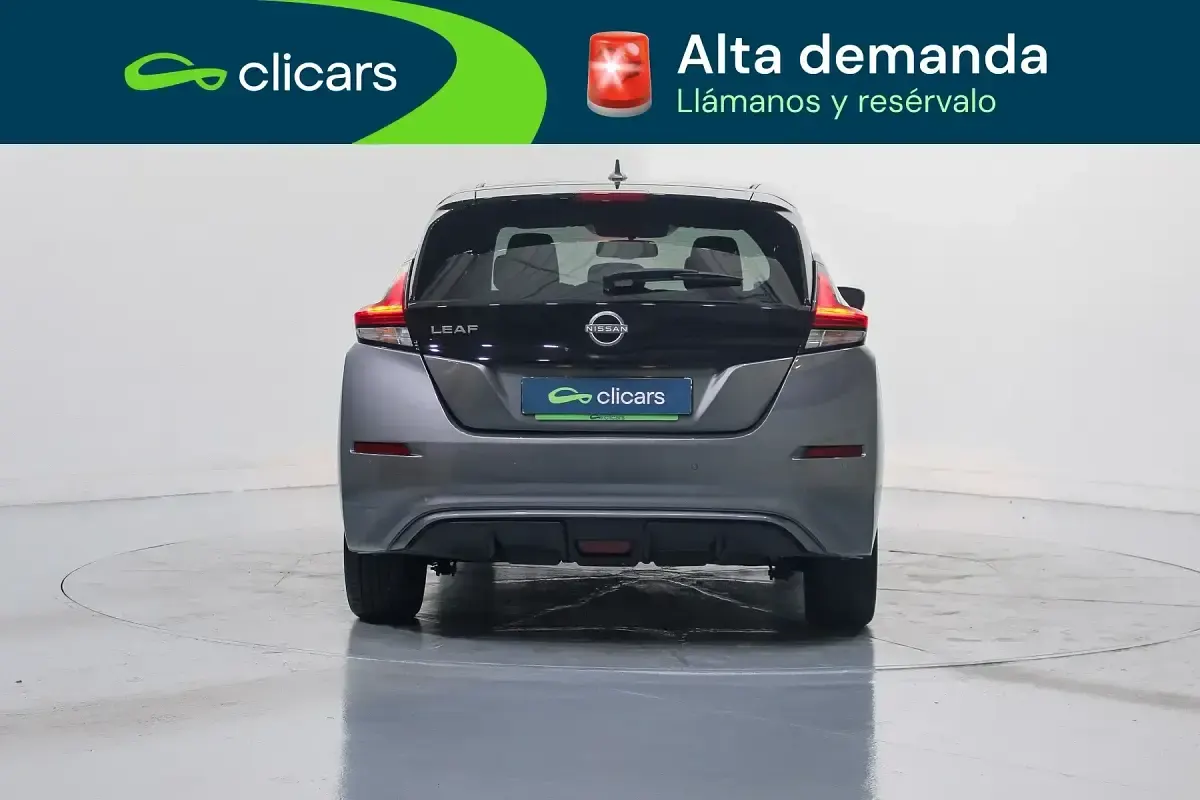 Usado Nissan Leaf N-Connecta 110 kW (150 CV) 2024 Gris Utilitario