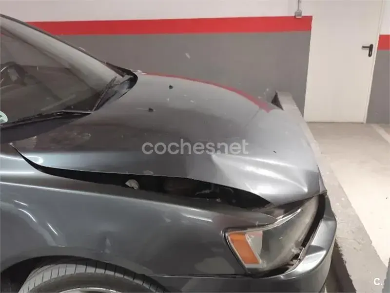 Usado Mitsubishi Lancer Sportback Invite 140 CV (102 kW) 2009 Gris / plata Berlina