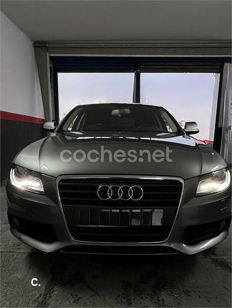 Usado Audi A4 143 CV (105 kW) 2010 Gris / plata Berlina