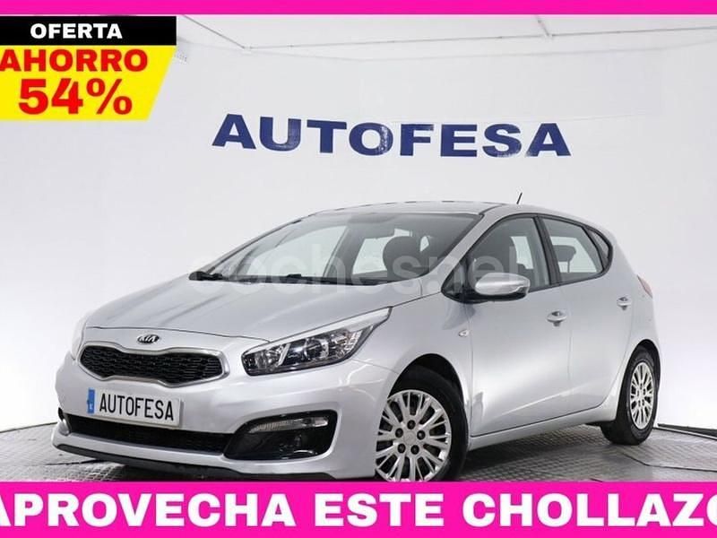 Gris / plata Usado 2016 Kia Ceed GT Berlina | 10.890 € (Precio justo) - Imagen 1/4