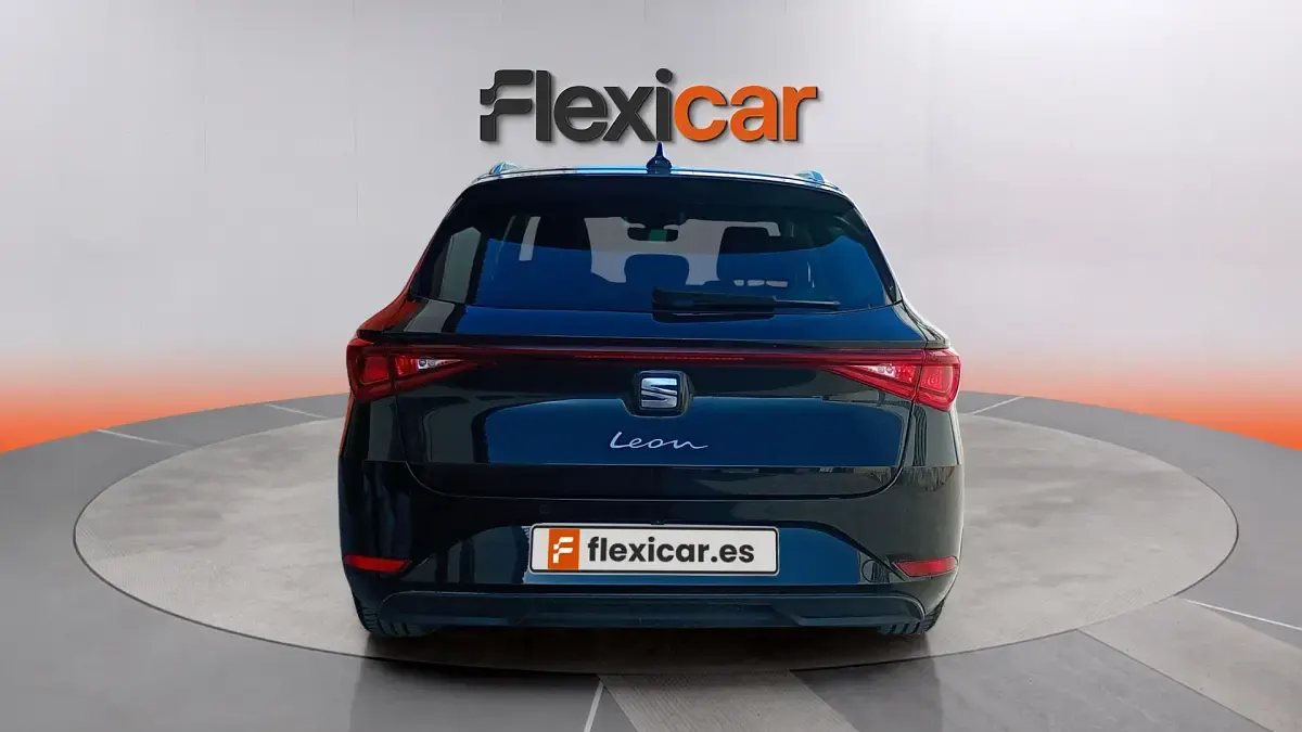 Usado Seat Leon FR 115 CV (84 kW) 2025 Negro Berlina