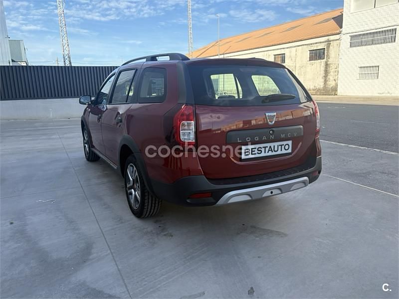 Usado Dacia Logan MCV Comfort 95 CV (69 kW) 2021 Granate Familiar