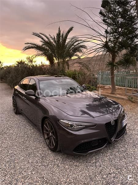 Gris / plata Usado 2017 Alfa Romeo Giulia Veloce Berlina | 33.000 € (Precio justo) - Imagen 1/4