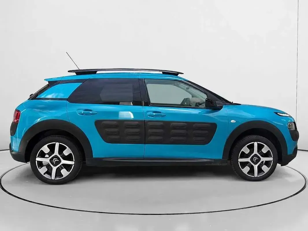 Usado Citroën C4 Cactus Shine 99 CV (72 kW) 2017 Azul Utilitario
