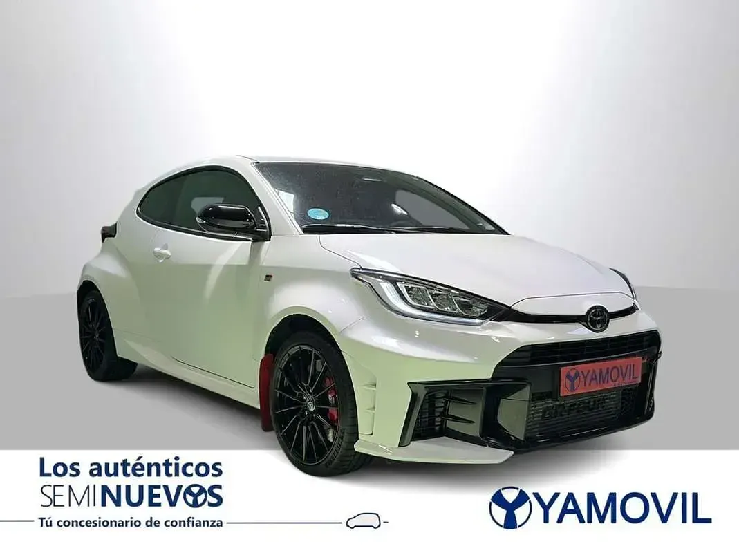 Usado Toyota Yaris 276 CV (202 kW) 2024 Blanco Utilitario
