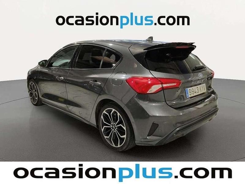Usado Ford Focus ST-Line 120 CV (88 kW) 2019 Gris Utilitario