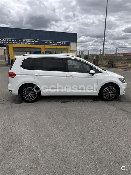 Usado VW Touran Edition 110 CV (80 kW) 2015 Blanco Monovolumen