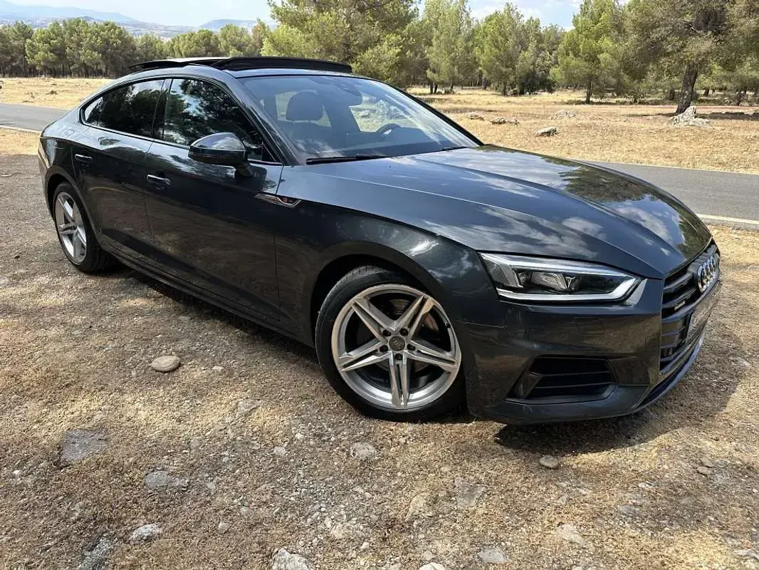 Usado Audi A5 Sportback Comfort 190 CV (139 kW) 2019 Gris Utilitario