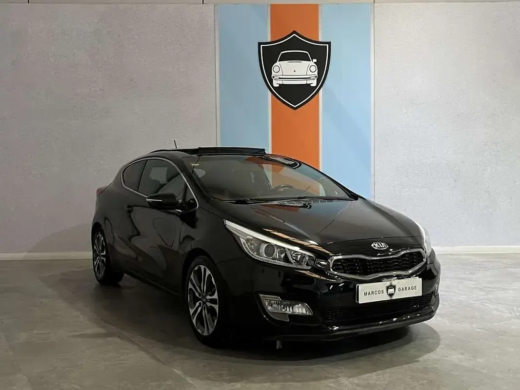 Usado Kia Ceed 128 CV (94 kW) 2014 Negro Utilitario