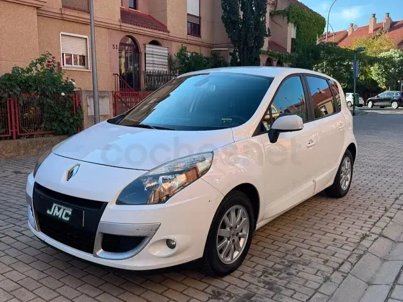 Usado Renault Scénic III Dynamique 105 CV (77 kW) 2010 Blanco Monovolumen