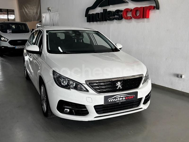 Blanco Usado 2021 Peugeot 308 Active Familiar | 10.500 € (Precio justo) - Imagen 1/4
