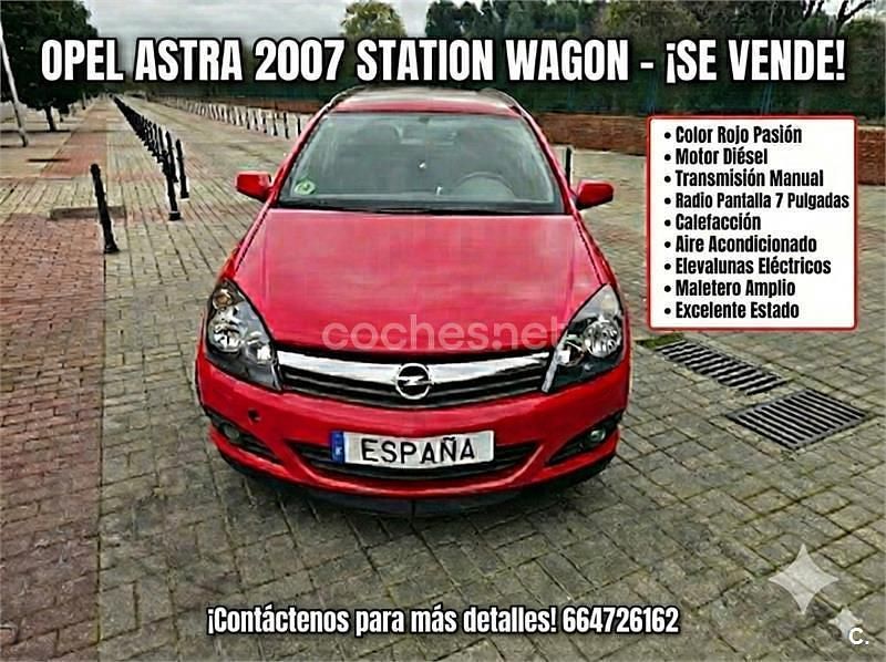 Usado Opel Astra Enjoy 100 CV (73 kW) 2007 Rojo Familiar