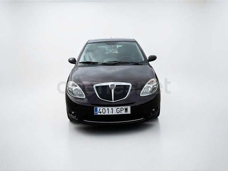 Usado Lancia Ypsilon 77 CV (56 kW) 2009 Granate Utilitario