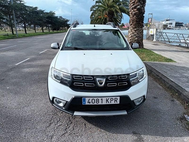Usado Dacia Sandero Comfort 90 HP (66 kW) 2018 Branco Sedan