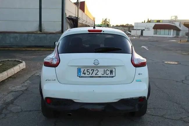 Usado Nissan Juke Acenta 110 HP (80 kW) 2015 Branco SUV