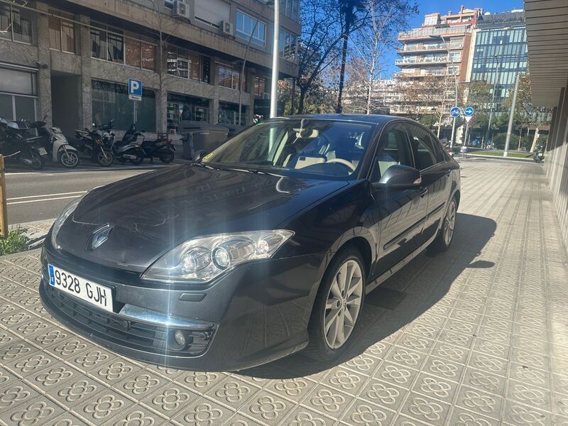 Gris Usado 2008 Renault Laguna III Dynamique Berlina | 4990 € (Precio justo) - Imagen 1/4