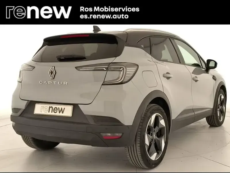 Usado Renault Captur Techno 100 CV (73 kW) 2025 Gris SUV