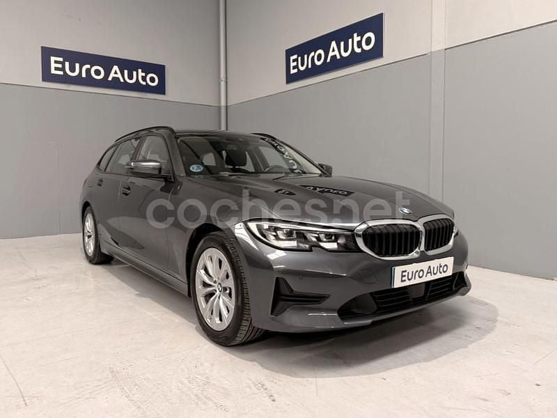 Gris / plata Usado 2022 BMW 318 Familiar | 20.900 € (Buen precio) - Imagen 1/4
