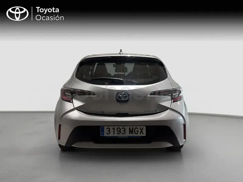 Usado Toyota Corolla Active 122 CV (89 kW) 2023 Gris / plata Berlina