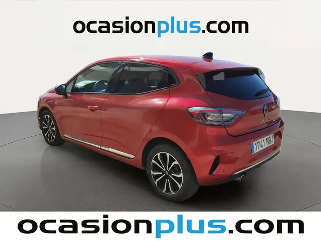 Usado Renault Clio Techno 91 CV (66 kW) 2025 Rojo Utilitario
