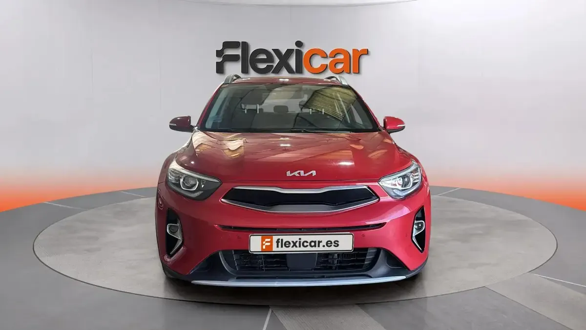 Usado Kia Stonic 101 CV (74 kW) 2024 Rojo SUV