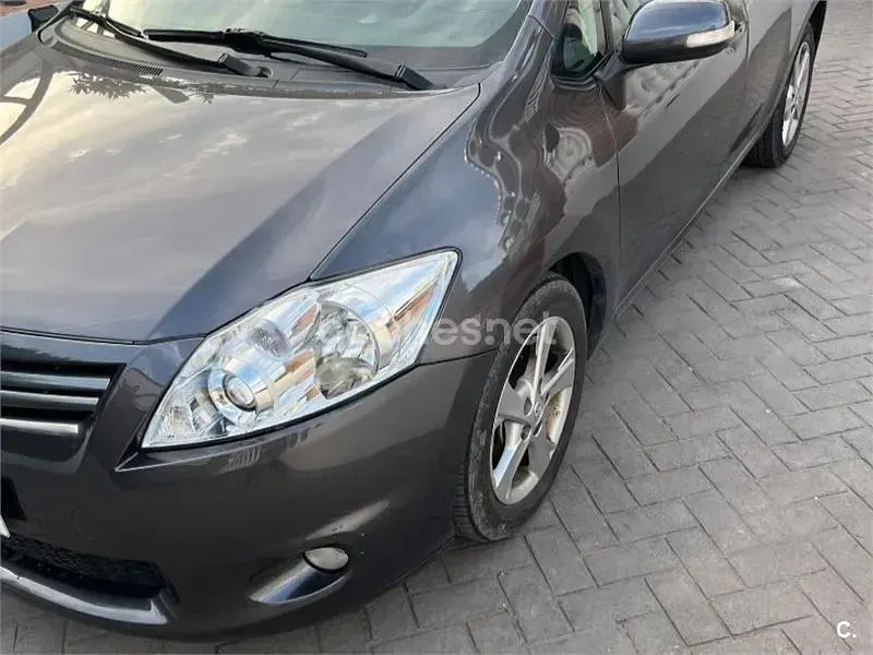 Usado Toyota Auris Active 90 CV (66 kW) 2010 Verde Utilitario