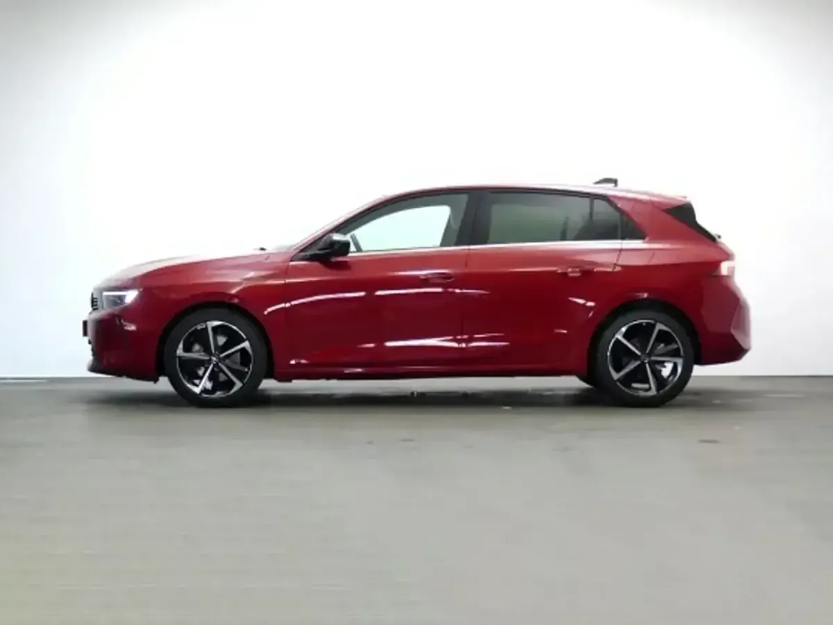 Nuevo Opel Astra 130 CV (95 kW) 2025 Rojo Familiar