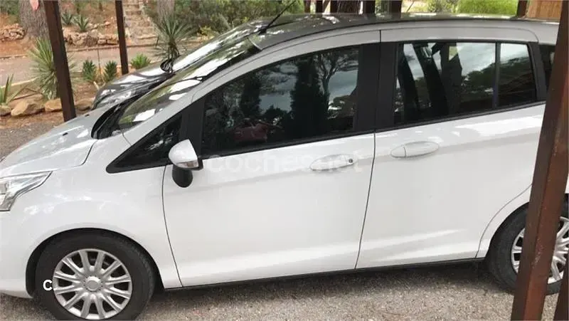 Usado Ford B-MAX Trend 95 CV (69 kW) 2013 Blanco Monovolumen