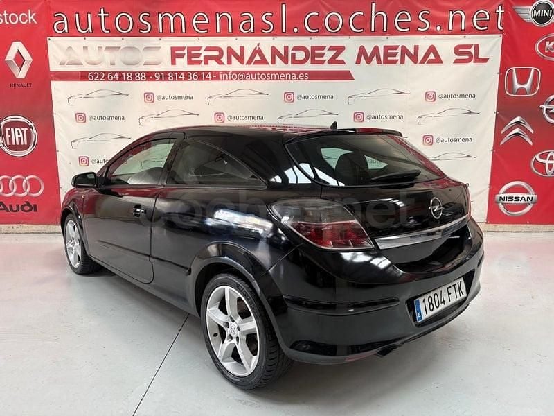 Usado Opel Astra GTC Sport 105 CV (77 kW) 2007 Negro Berlina