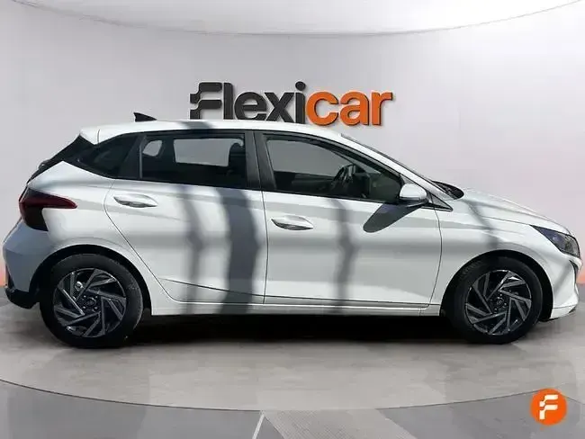 Usado Hyundai i20 100 CV (73 kW) 2024 Blanco Utilitario
