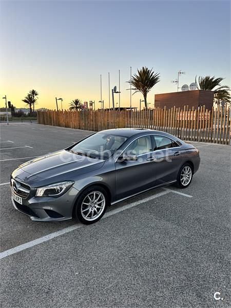 Usado Mercedes CLA220 170 CV (125 kW) 2014 Gris / plata Berlina