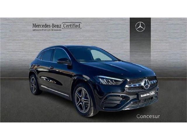 Usado Mercedes GLA200 AMG line 150 CV (110 kW) 2024 Negro cosmos SUV