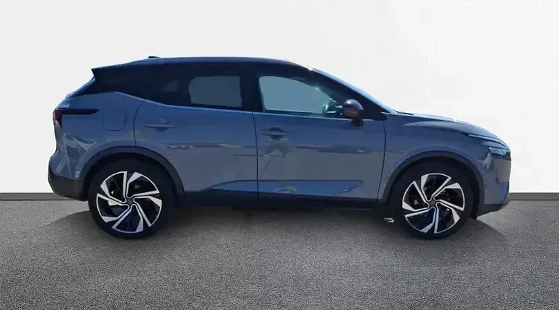 Usado Nissan Qashqai Tekna+ 158 CV (116 kW) 2023 Katana grey con techo midnight SUV